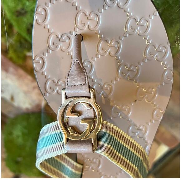 Preowned Pink Embossed Leather Guccissima Sandels - Picture 5 of 8